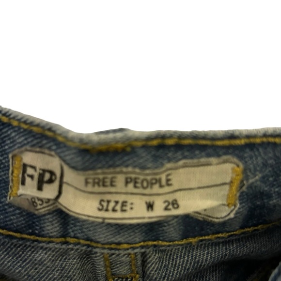 Free People Cut Off Denim‎ Booty Shorts with Frills Size 26 Waist (US 2) - Picture 6 of 9
